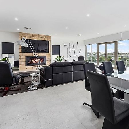 Kennedy Executive Townhouse Lägenhet Mount Gambier Exteriör bild